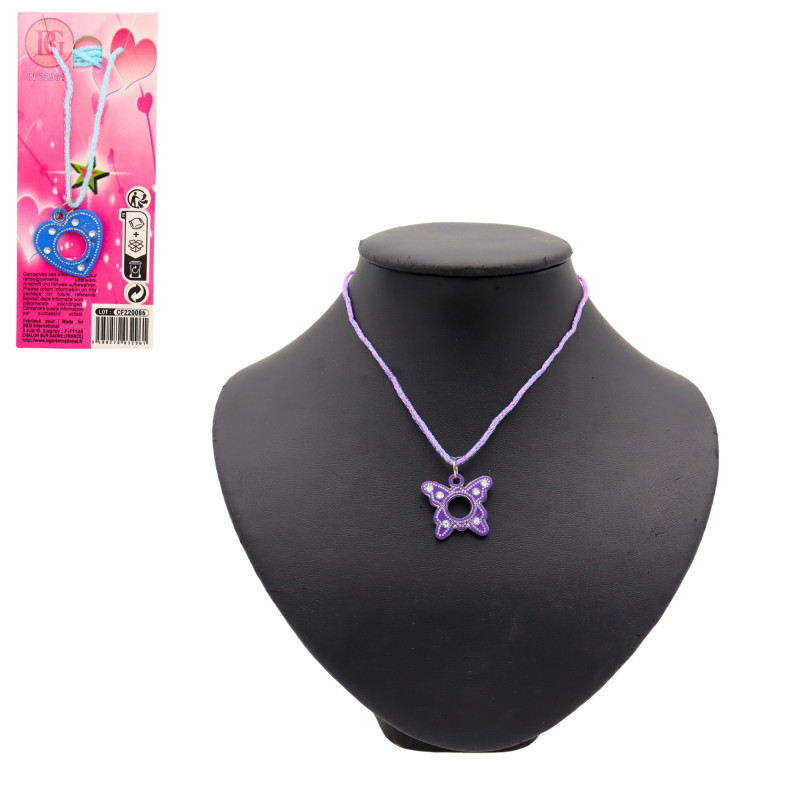 Collier avec pendentif strass vendu par 48 Jouets et articles kermesse 32961